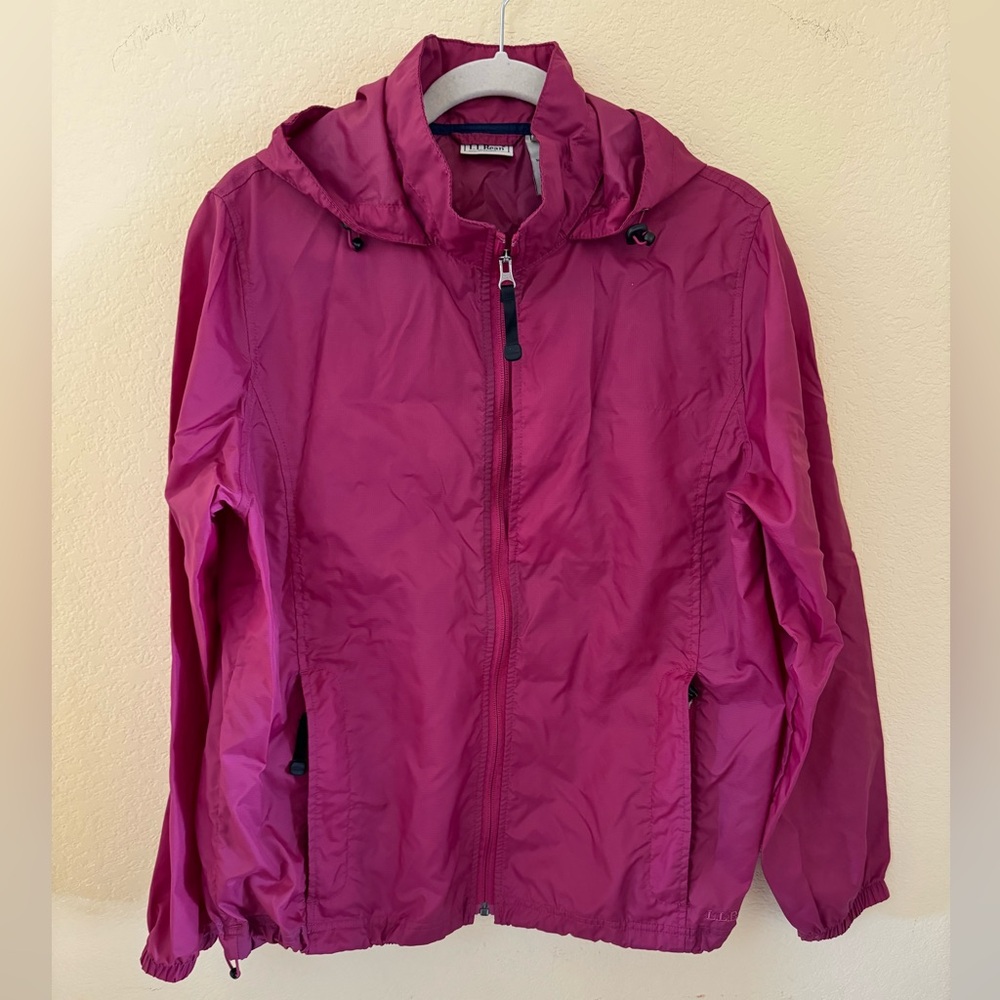 LL Bean Women's Stowaway Cranberry Hooded Jacket Size Large EUC